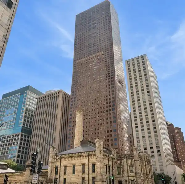 PRIME RENOVATED CORNER UNIT