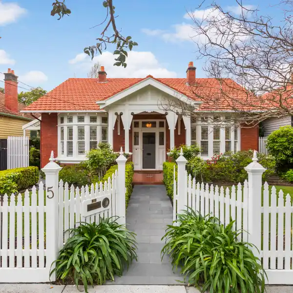 SUPERB CIRCA 1914 FEDERATION RESIDENCE