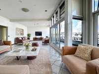 LUXURIOUS PENTHOUSE WITH STUNNING ROOF TERRACES AND MODERN DESIGN
