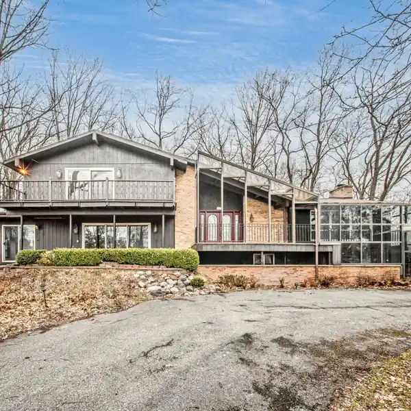 CUSTOM HOME WITH A SPRAWLING ESTATE DESIGN