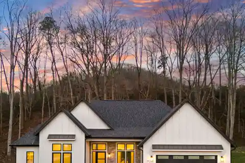 Luxury One-Level Home in Prestigious Keswick Hills