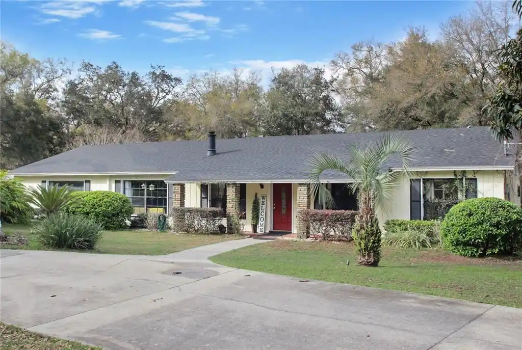 Lovely Home on 2.5 Private Acres