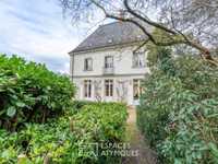 RARE CHARACTER PROPERTY AT THE GATES OF TOURS