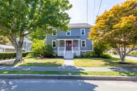 Antique Home in the Center of Downtown