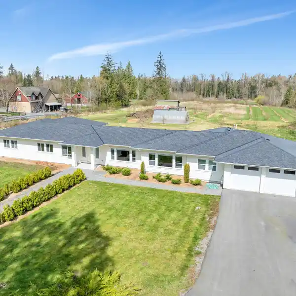 PEACEFUL 9.5-ACRE ESTATE