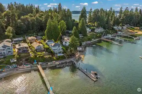 A Generational Keeper in a Remarkable Location on Horsehead Bay