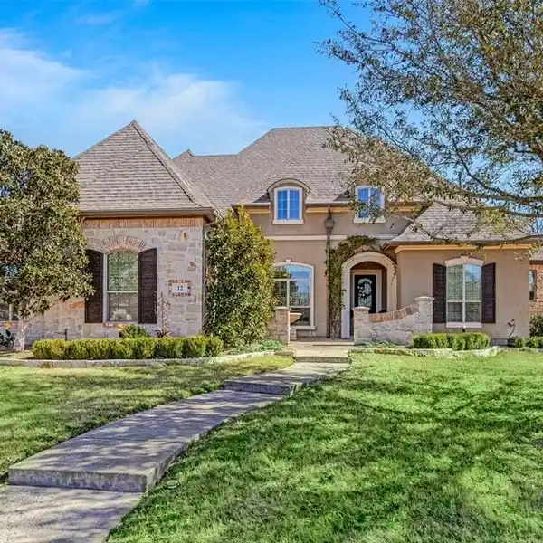 ONE-STORY HOME ON A PRIME GOLF COURSE LOT IN BUFFALO CREEK COUNTRY CLUB