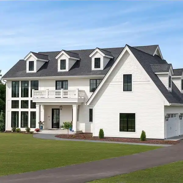 CUSTOM TRADITIONAL STYLE HOME WITH MODERN FEATURES