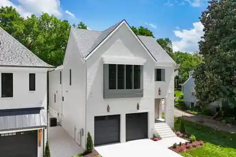 Modern Farmhouse in Oak Hill