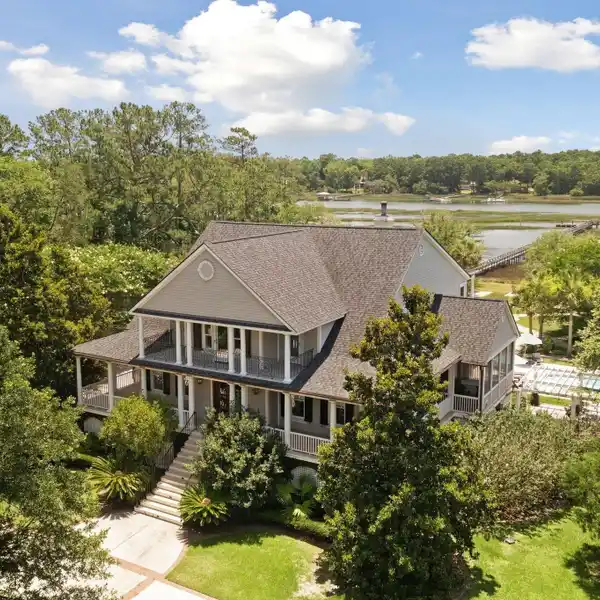 PRIVATE WATERFRONT SIX-ACRE ESTATE ON WADMALAW ISLAND