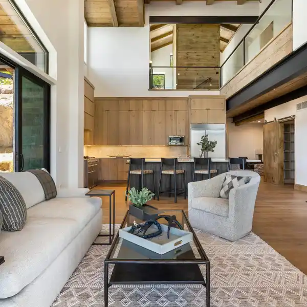 LUXURIOUS NEW CONTEMPORARY CABIN IN THE ROCKIES