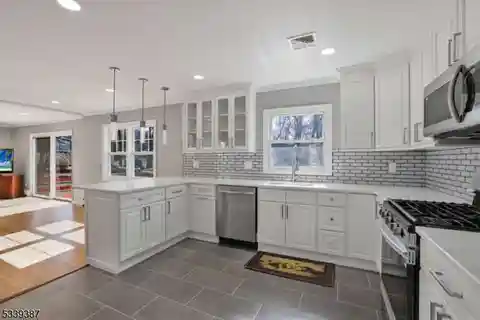 High Quality Modern Finishes in Stylish Home