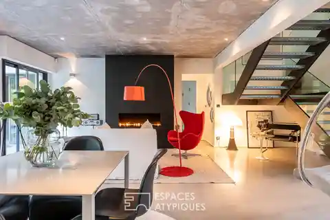 Contemporary Pool Villa in a Sought-After Location