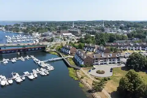 Stunning Townhome in Desirable River's Edge