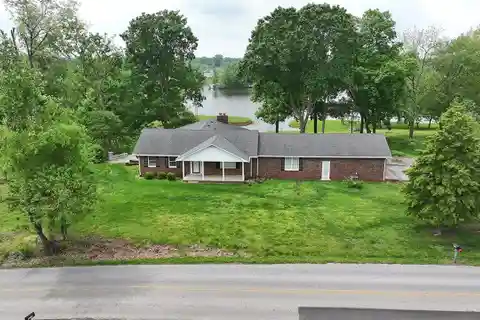 Exceptional Five-Acre Property in the Heart of Bowling Green