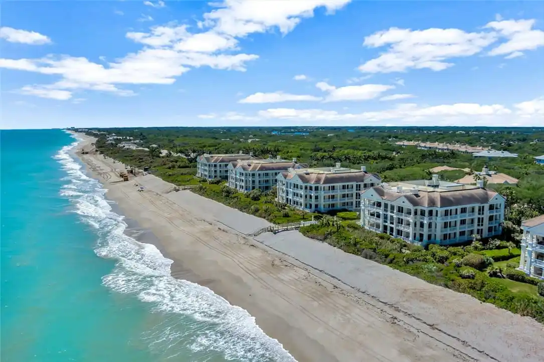 Luxurious Oceanfront Residence