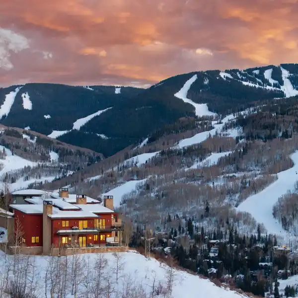 MODERN MOUNTAIN HOME IN THE PRESTIGIOUS POTATO PATCH AREA