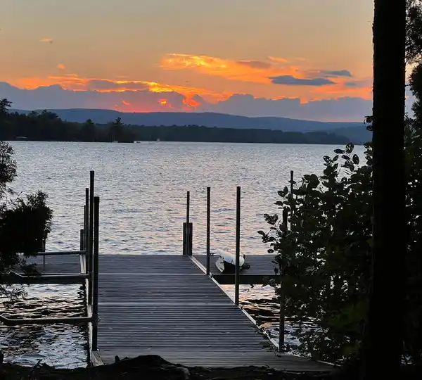 PRIVATE LAKESIDE RETREAT ON GREAT POND