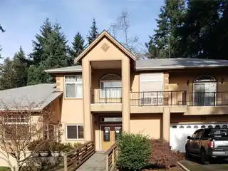 Spacious Federal Way Home | 4,220 Sq. Ft. with Dual Living Spaces