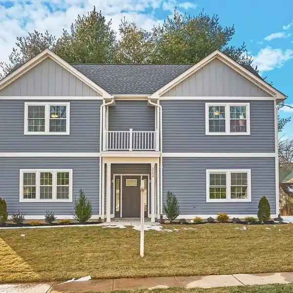 MODERN ELEGANCE IN ANNALEE HEIGHTS