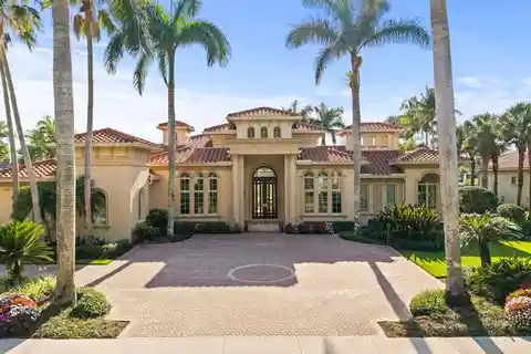 Impressive Residence in Quail West