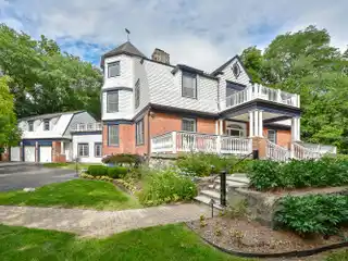 Magnificent 1897 Residence in Historic Oxbridge