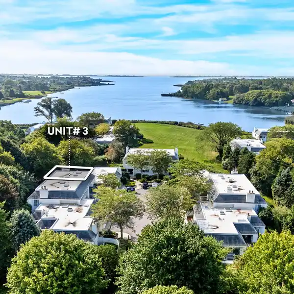 NEWLY RENOVATED TOWNHOUSE IN PRESTIGIOUS CONDOMINIUM COMPLEX