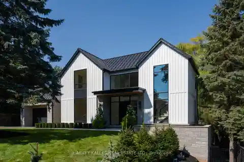 Captivating Home Close to Lake Ontario