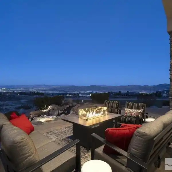 METICULOUSLY DESIGNED ONE-OF-A-KIND CUSTOM HOME