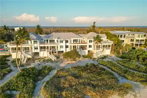 The Ultimate Coastal Lifestyle