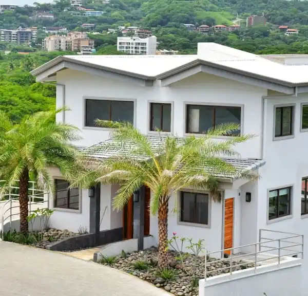 ENCLAVE 49 - A LUXURIOUS OCEAN-VIEW HOME