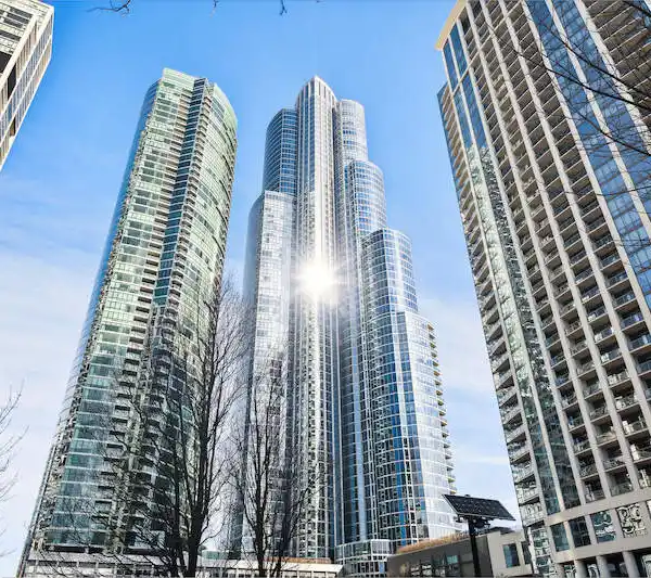 LUXURY LIVING WITH EXPANSIVE CHICAGO CITY VISTAS