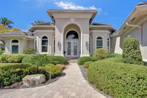 Beautiful Home in Hawks Landing