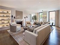 IMPRESSIVE LATERAL FIRST FLOOR APARTMENT