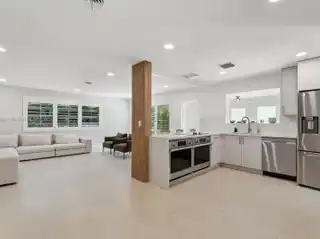 Spacious Home in the Heart of Hollywood
