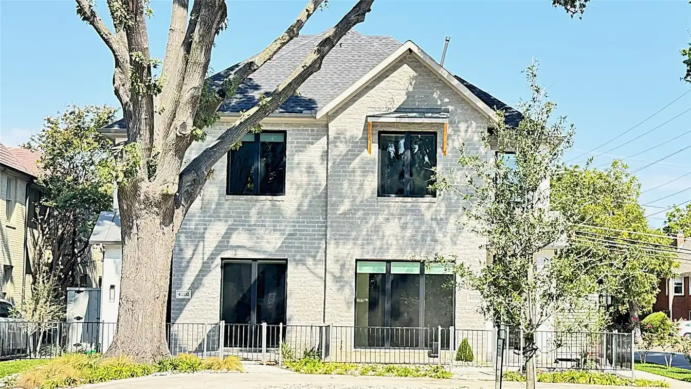 New Home in a Fantastic Location