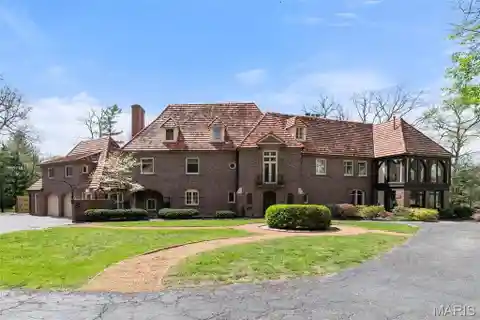 Historic Home in Coveted Carswold