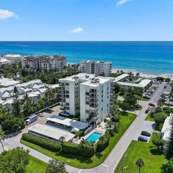 RENOVATED RESIDENCE WITH NO EXPENSE SPARED