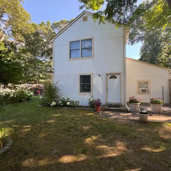 CLASSIC HAMPTONS CHARM WITH ENDLESS POTENTIAL