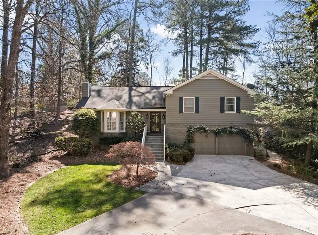 Charming Home in the Heart of Vinings