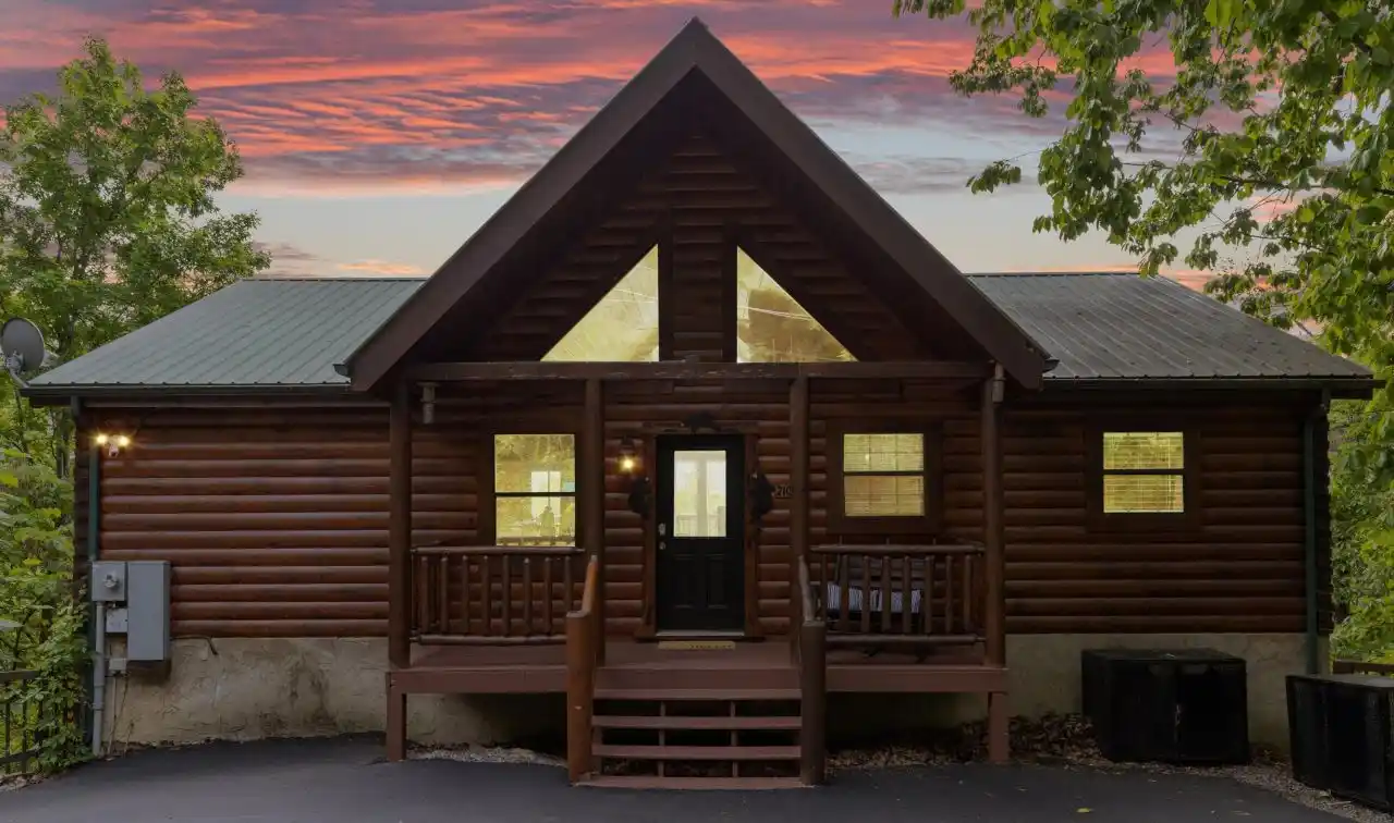 Timeless Log Cabin with Breathtaking Mountain View