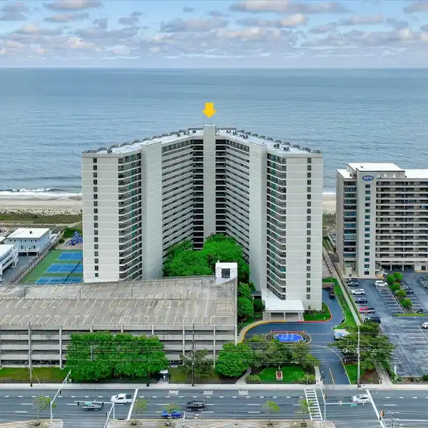 PANORAMIC OCEAN VIEWS FROM ELEGANT SEA WATCH RESIDENCE