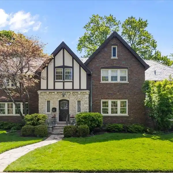 TIMELESS ELEGANCE IN THE HEART OF EAST WINNETKA