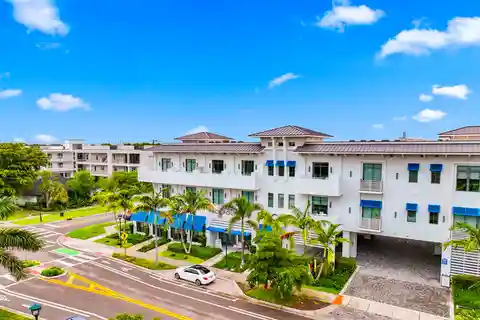 Fabulous Turnkey Opportunity in the Heart of Olde Naples