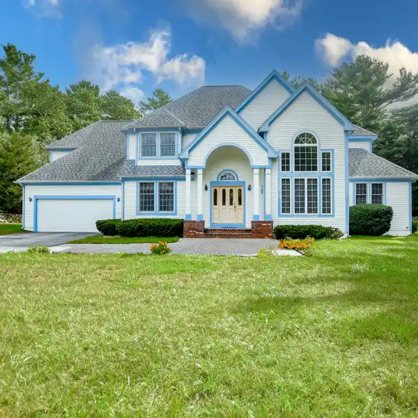 WALK TO THE BEACH AND VILLAGE ACTIVITIES