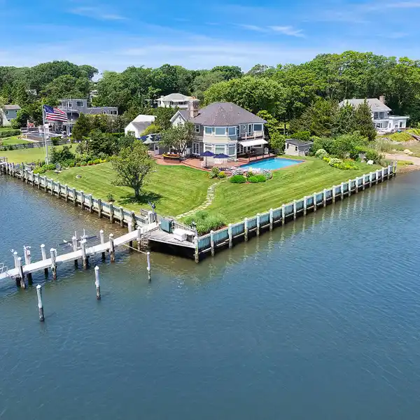 ONE-OF-A-KIND SUMMER GETAWAY