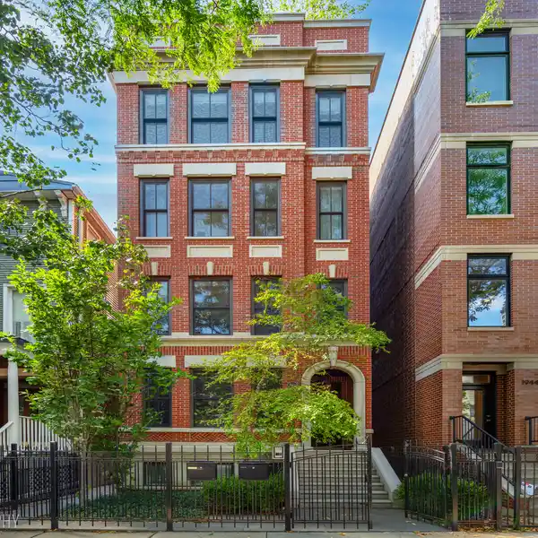 EXTRAORDINARY PENTHOUSE WITH OUTDOOR PRIVATE OASIS