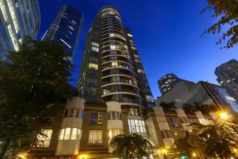 Rare Coal Harbour Sub-Penthouse with Spectacular Views