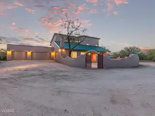 Private Desert Oasis with Guesthouse and Pool