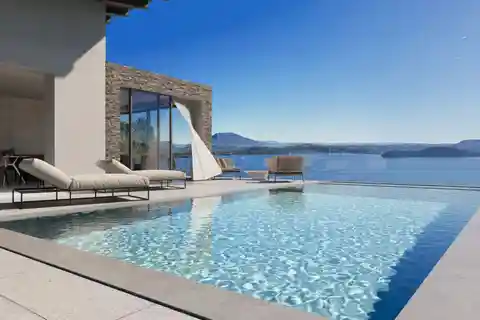 Luxury Retreat Overlooking Lake Maggiore